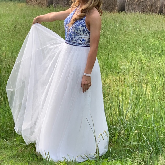 Sherri Hill Prom Dress - Picture 4 of 8